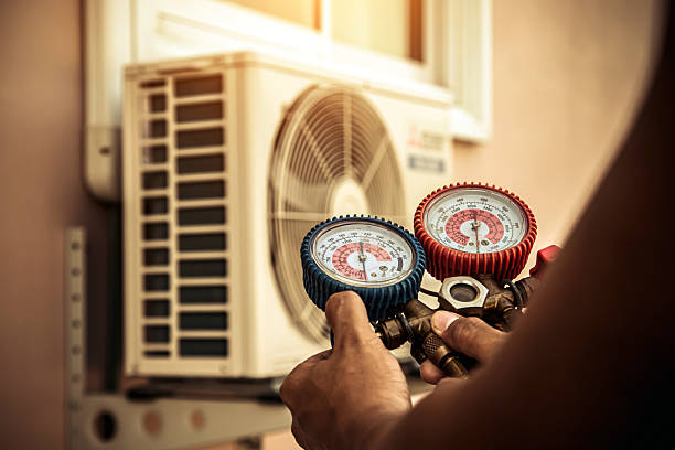 Professional Hvac technician working in Hillsboro, GA